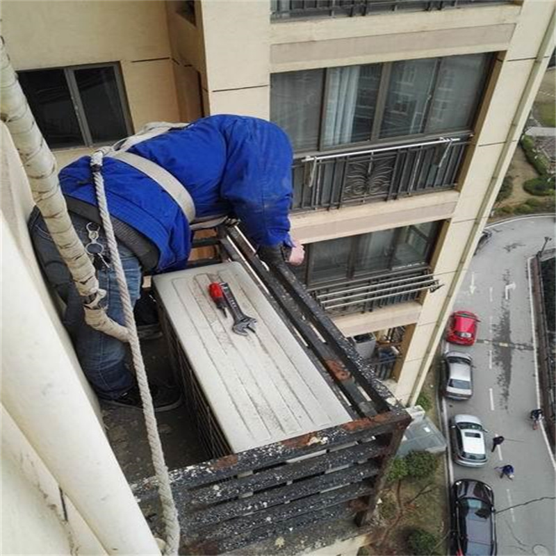 深圳罗湖泥岗别墅柜机空调跳闸维修
